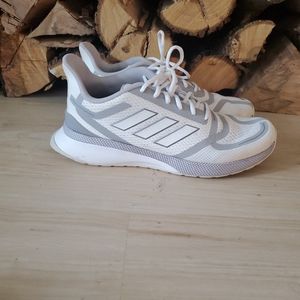 Men's addidas white size 9 1/2